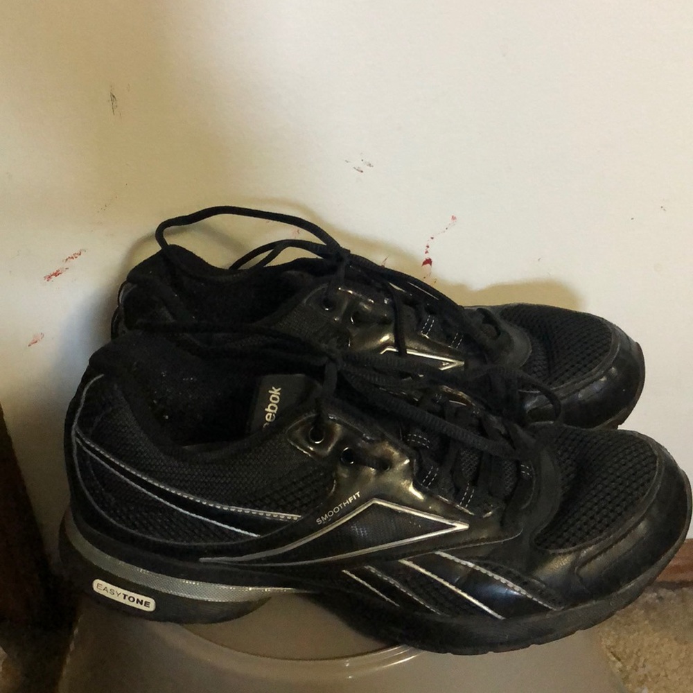 Black retro Reebok Easyfit lowtops 8.5